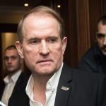 Медведчук з дружиною терміново перетнув кордон з Кримом, та в'їхав на окупований півострів. Відео