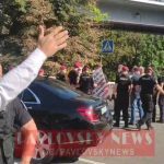 Активісти намагалися напасти на кортеж Зеленського: Поліція  розігнала мітинг під стінами КВЦ "Парковий"