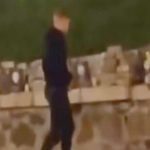 Невідомий справив нужду на меморіал Героїв Небесної сотні в Києві. ВІДЕО