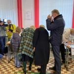 Садовому не дозволили проголосувати по закордонному паспорту, бо український він загубив. ВІДЕО