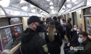 Харківська поліція влаштувала облаву в метро