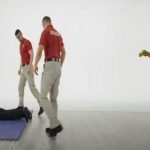 Начальник патрульної поліції спробував на собі електрошокер «Taser Х2». Відео