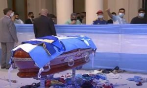 Пряма трансляція: Похорони Дієго Марадони. В Буенос-Айресі прощаються з легендою
