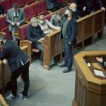 Арахамію, який повернувся «жопою» до Юлії Тимошенко звинуватили в неповазі до жінки