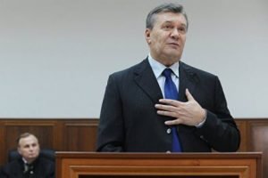 Віктор Янукович хоче особисто брати участь в завтрашньому судовому засіданні. 