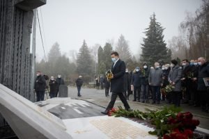Зеленський узяв участь у відкритті пам'ятника космонавту Каденюку