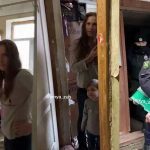 «Собак вбивали у квартирі та їли»: Мати годувала дітей собаками, яких розводила у квартирі. Відео