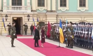 Мая Санду привітала українських військових