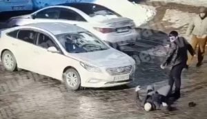 План перехват по Киеву: Водитель избил до смерти пешехода и скрылся на авто. Видео
