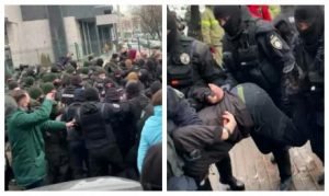 Под телеканалом "Наш" начались столкновения националистов и полиции с Нацгвардией. Видео