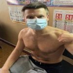 Алексей Гончаренко сделал прививку от COVID-19 вакциной, которую Порошенко назвал "говном"