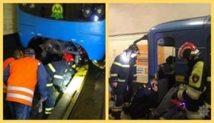 Спасательная операция на станции метро! Парня упавшего под поезд удалось извлечь живым. Видео