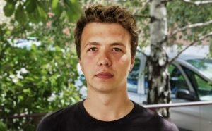 Редактор Telegram-канала Nexta Роман Протасевич задержан в аэропорту Минска