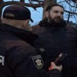 «Ах ты бандеровец, ах ты хохол!»:  Задержание пьяного московского попа Саввы Василия. Видео