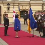 “Слава Україні”!: Президент Грузии Саломе Зурабишвили поприветствовала военных. Видео 