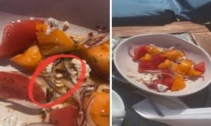 Одесситка показала, как на пляже Калетон продают еду с тараканами