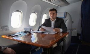 Самолет Владимира Зеленского, не смог сесть в Кишиневе 