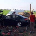Закупилась по полной! В Одессе женщина влетела на авто Kia в придорожную лавку с арбузами. Видео