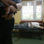 В Польше умер от удушья украинец которого связали в полиции ремнями, он напал и покусал копов