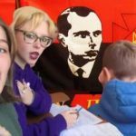 "Батько наш – Бандера": Школьники потролили пророссийскую учительницу остроумным флэшмобом. Видео