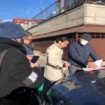 "Меня хотят посадить!": Депутату Гео Леросу вручили подозрение, тот спрятался в своем автомобиле