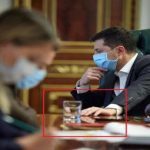 Стакан и графин на столе президента! Новое фото Владимира Зеленского вызвало неадекватную критику 
