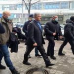 Пришел без массовки, поскандалил, и ушел! Петр Порошенко явился на допрос в ГБР с адвокатами и охраной