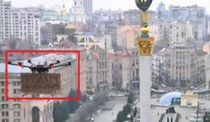 Дрон "атаковал" прямой эфир Reuters с Майдана Независимости