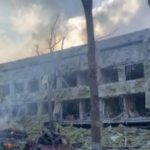 Войска РФ разбомбили детскую больницу и роддом в Мариуполе! 