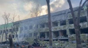 Войска РФ разбомбили детскую больницу и роддом в Мариуполе! 