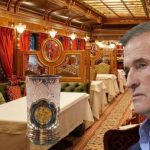 "Золотой вагон" Медведчука! Найден «Золотой» вагон-ресторан Медведчука! Одна только эмблема стоит 2 млн гривен.