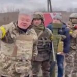 "У нас военные дела… Не мешайте": Порошенка попросили удалиться и не мешать эвакуации граждан. Видео