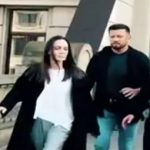 Анджелине Джоли пришлось бежать в укрытие во Львове! Она бистро передвигалась к ближайшему бомбоубежищу