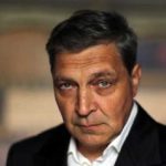 Российского журналиста Александра Невзорова объявили в розыск