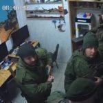Воровали все подряд! Появилось видео мародерства российских военных в оккупированном Приморске Запорожской области