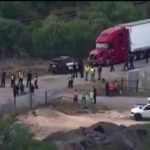 Грузовик с 46 трупами обнаружили в Техасе