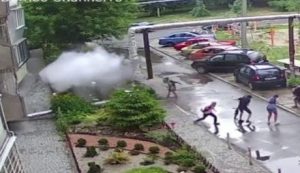 В Днепре мужчина бросил гранату в детей из окна квартиры! Граната взорвалась. Пострадал 11-летний ребенок. Видео