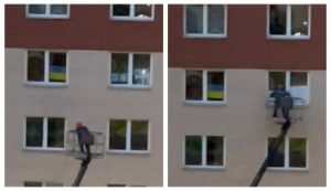 Жителю Красноярска закрасили окна из-за  антивоенного плаката и флага Украины