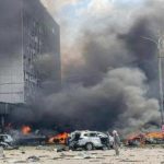 Ракета у Вінниці впала поряд із пологовим будинком! Внаслідок обстрілу Вінниці є загиблі та поранені. Відео