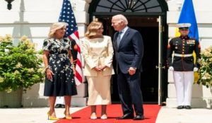 Перша леді України Олена Зеленська зустрілася з президентом США Джо Байденом та його дружиною Джилл у Вашингтоні