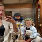 Дівчинка мала подушечку з воїном ЗСУ! Неадекватна росіянка в літаку вдарила маленьку дівчинку з України 