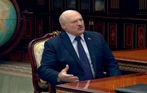 Україна загрожує Білорусі! Лукашенко доручив розпочати підготовку до оборони за нормами воєнного часу. Відео