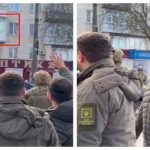 Коли виходиш на балкон, а там під вікнами гуляє Зеленський! Як люди вітали Володимира Зеленського в Херсоні