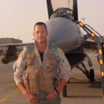 Найкращий американський пілот F-16 викликався захищати небо України! Це підполковник авіації США Ден Гемптон, позивний Two Dogs
