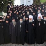 "Бог сказав що Зеленський стане президентом": Священники МП всіма способами намагаються залишитись у Лаврі