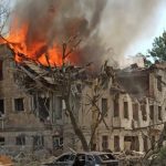 По Дніпру вдарили, ймовірно, ракетами С-300 або С-400! Ракетна атака по Дніпру забрала життя двох людей!