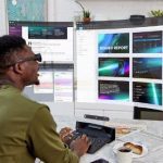 Перший у світі ноутбук з віртуальним екраном!