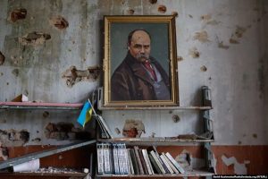У зруйнованій бібліотеці вцілів портрет Тараса Шевченка