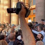 У Єревані через гучномовець закликають до «повалення влади»