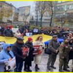 Мітинг на підтримку Ірини Фаріон! Біля стін Львівської політехніки активісти зібралися на мітинг проти звільнення Фаріон